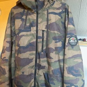 686 Men’s Snowboard Jacket Camo